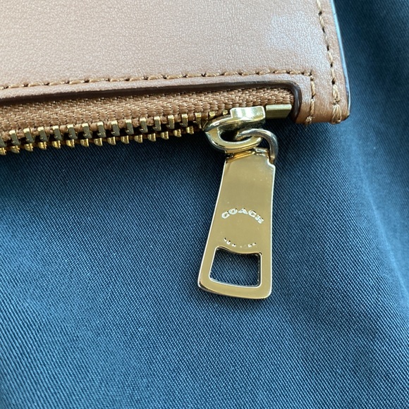 Brown designer zip wallet - Picture 3 of 6